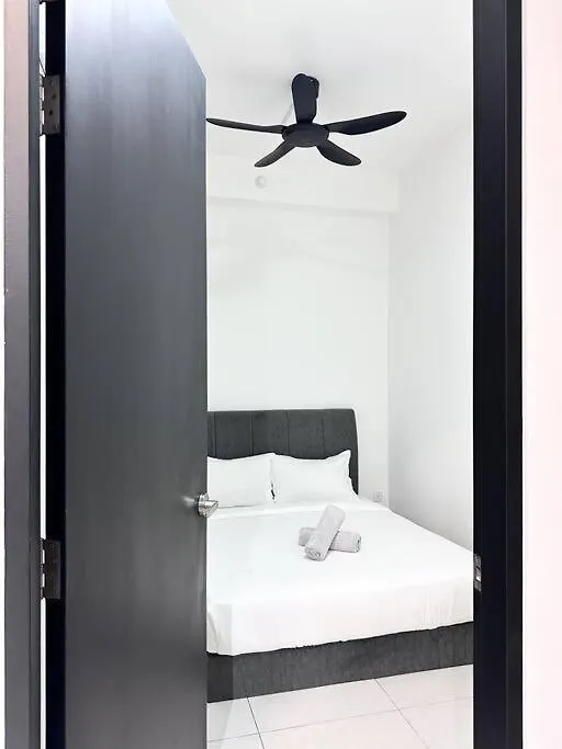 Hakuna Matata Apartment Urban Suites Jelutong 0*,  Μαλαισία